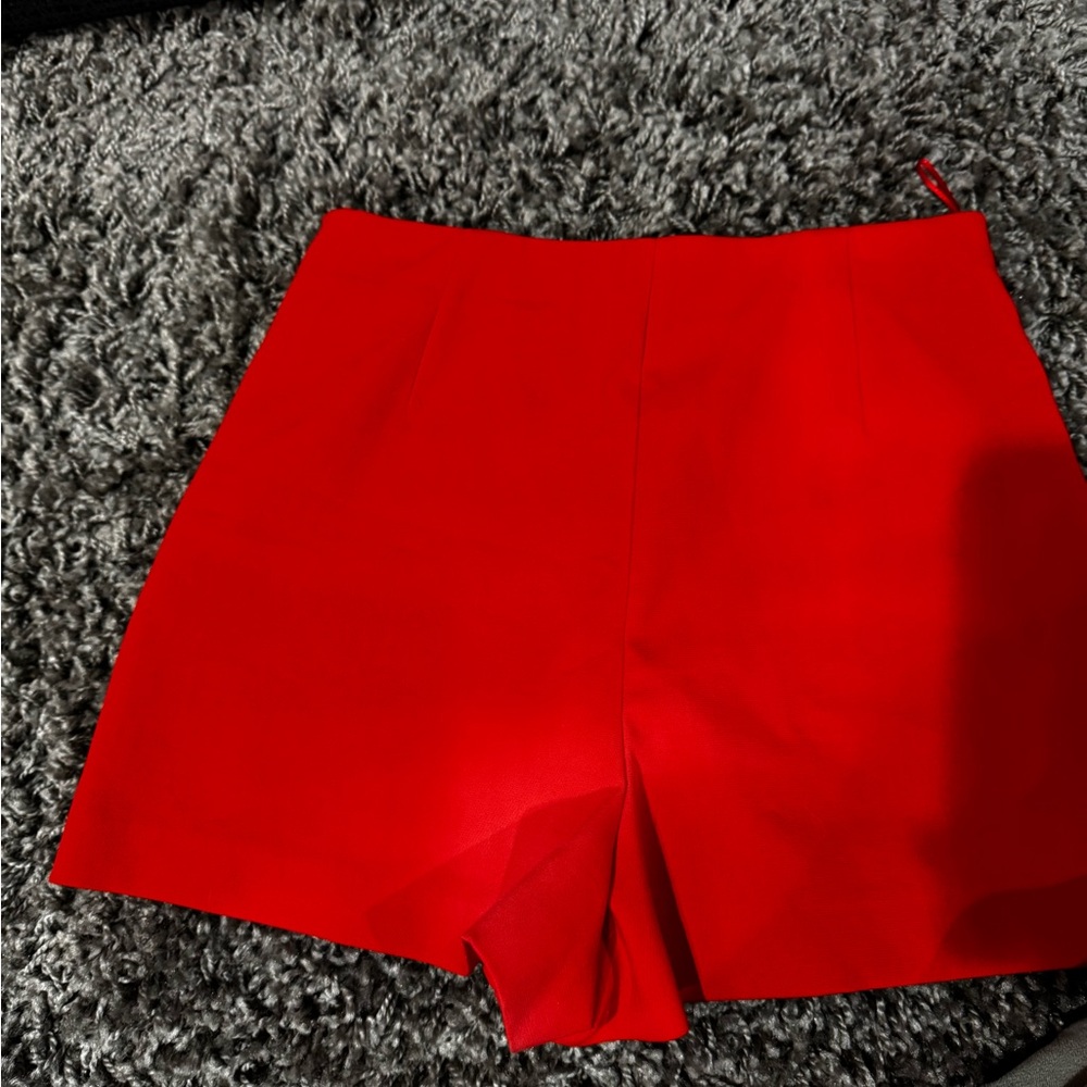 Zara shorts in cajon red NWOT - Picture 2 of 5